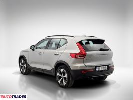Volvo XC40 2023 2.0 163 KM