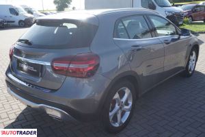 Mercedes GLA 2019 1.6 122 KM