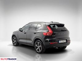 Volvo XC40 2023 2.0 163 KM