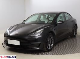 Tesla Model 3 2021 490 KM