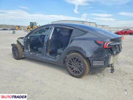 Tesla Model 3 2025