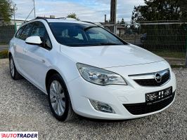 Opel Astra 2011 1.4 101 KM