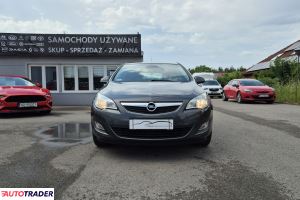 Opel Astra 2012 1.4 140 KM