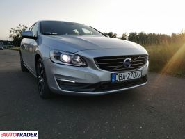 Volvo V60 2017 2.0 150 KM