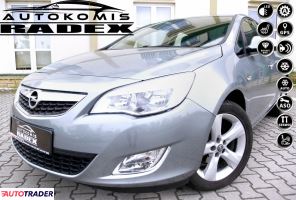 Opel Astra 2012 1.4 140 KM