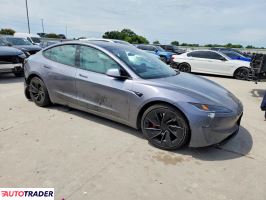 Tesla Model 3 2024