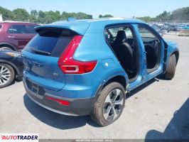 Volvo XC40 2025 2