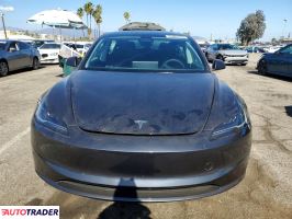 Tesla Model 3 2025