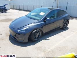 Tesla Model Y 2024