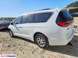 Chrysler Pacifica 2022 3