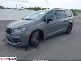 Chrysler Pacifica 2024 3