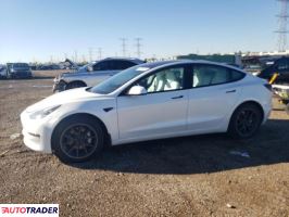 Tesla Model 3 - zobacz ofertę