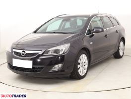 Opel Astra 2011 1.4 138 KM
