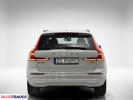 Volvo XC60 2021 2.0 197 KM