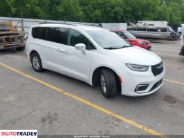 Chrysler Pacifica 2022 3