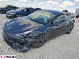 Tesla Model 3 - zobacz ofertę