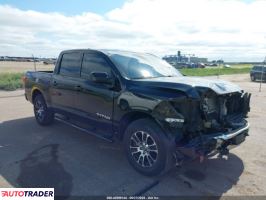 Nissan Titan 2022 5