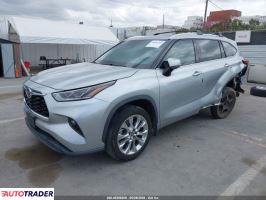 Toyota Highlander 2021 3