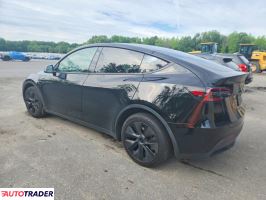 Tesla Model Y 2025