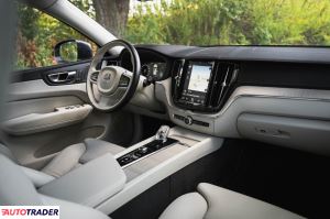 Volvo XC60 2019 2.0 194 KM