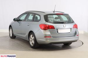 Opel Astra 2014 1.7 108 KM
