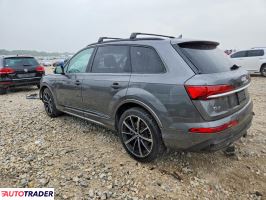 Audi Q7 2021 3