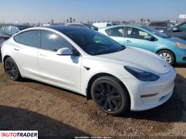 Tesla Model 3 - zobacz ofertę
