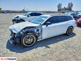 Volvo V60 2025 2