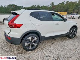 Volvo XC40 2025 2