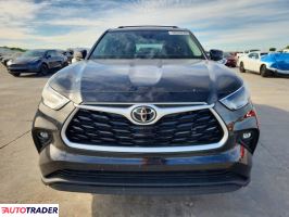 Toyota Highlander 2022 3