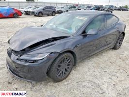 Tesla Model 3 - zobacz ofertę