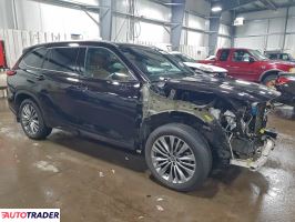 Toyota Highlander 2021 3