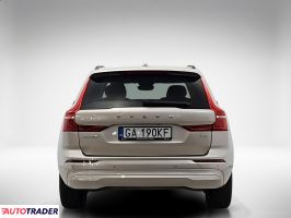 Volvo XC60 2023 2.0 197 KM
