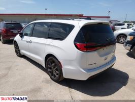 Chrysler Pacifica 2025 3