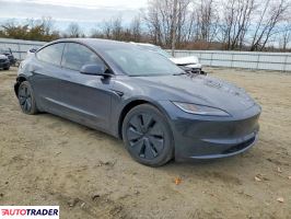 Tesla Model 3 2024
