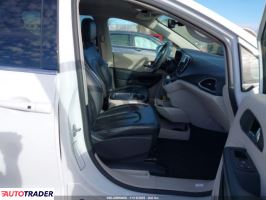 Chrysler Pacifica 2022 3