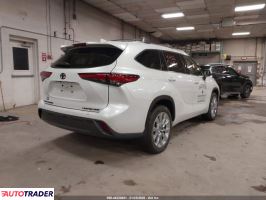 Toyota Highlander 2022 3