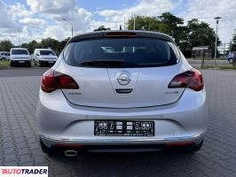 Opel Astra 2013 1.4 140 KM