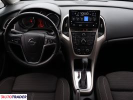 Opel Astra 2011 1.4 138 KM