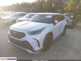 Toyota Highlander 2022 3