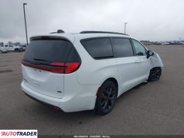 Chrysler Pacifica 2023 3