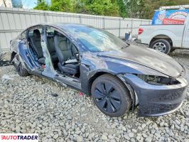 Tesla Model 3 2025