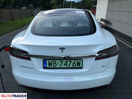 Tesla Model S 2017 387 KM