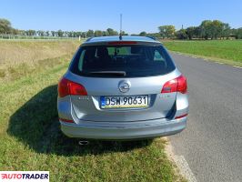 Opel Astra 2012 1.4 140 KM