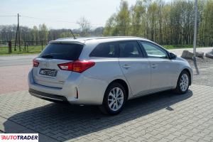 Toyota Auris 2014 1.4 90 KM