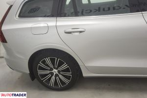 Volvo V60 2020 2.0 197 KM