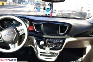 Chrysler Pacifica 2018 3.6 295 KM