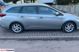 Toyota Auris 2016 1.4 66 KM