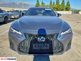 Lexus IS 2021 3