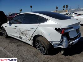 Tesla Model 3 2025
